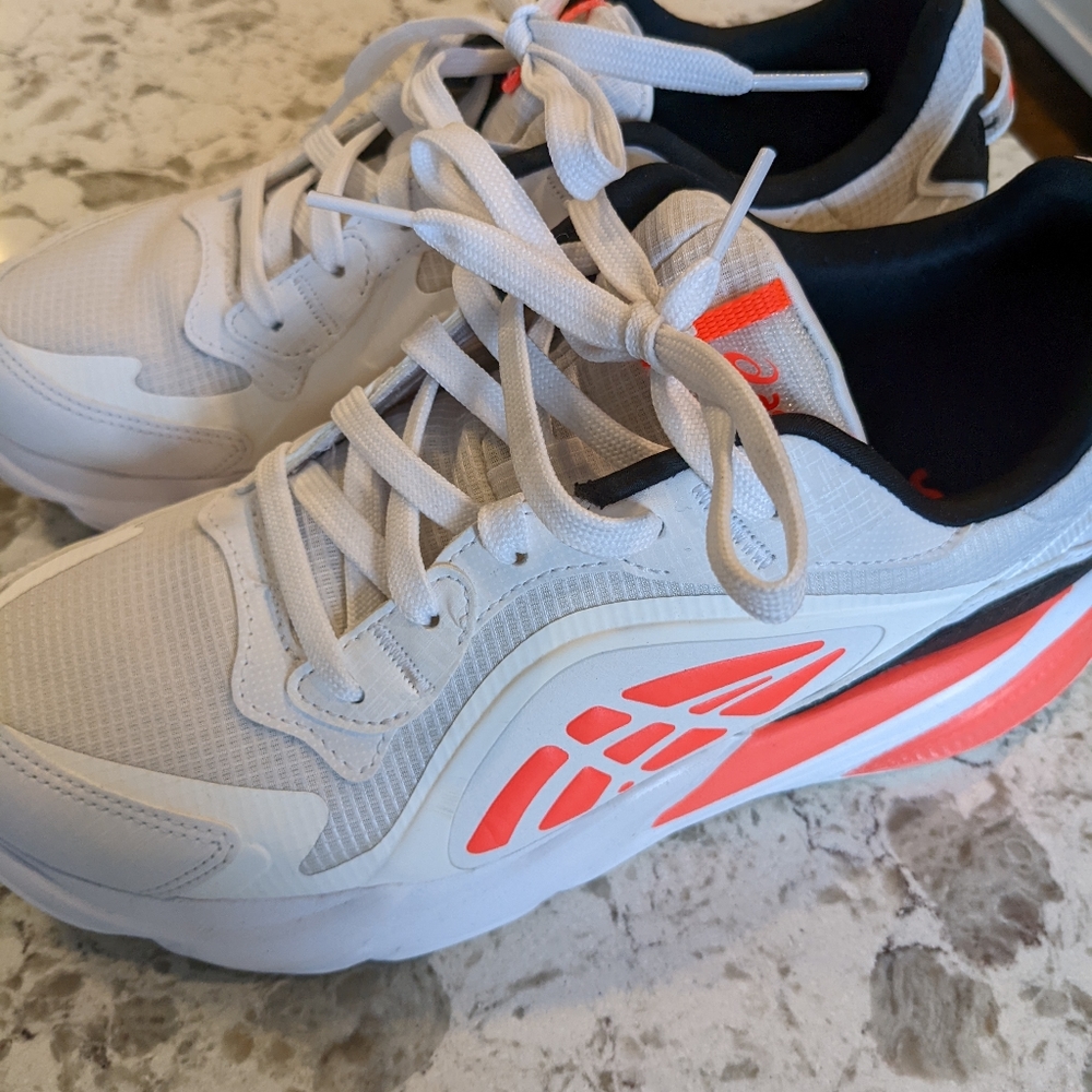 Women's ASIC shoes